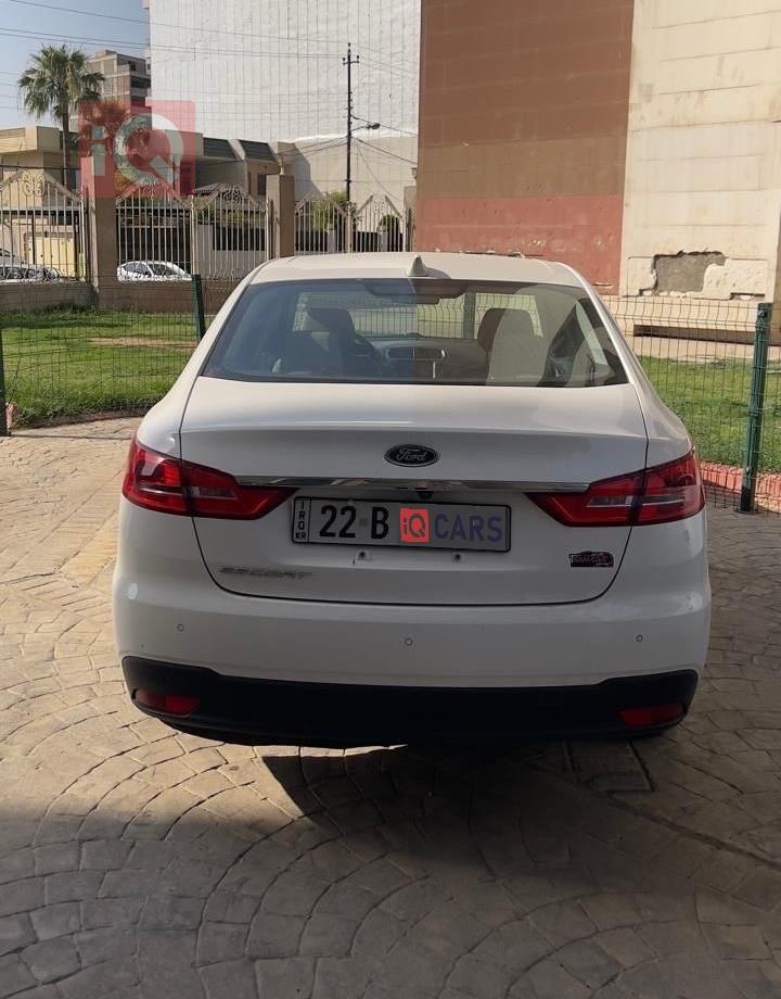 فورد إسكورت